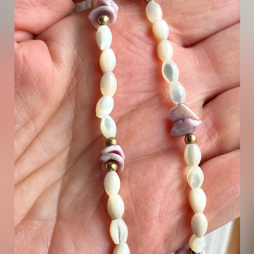 Mother of pearl choker. 15 1/2 inches.